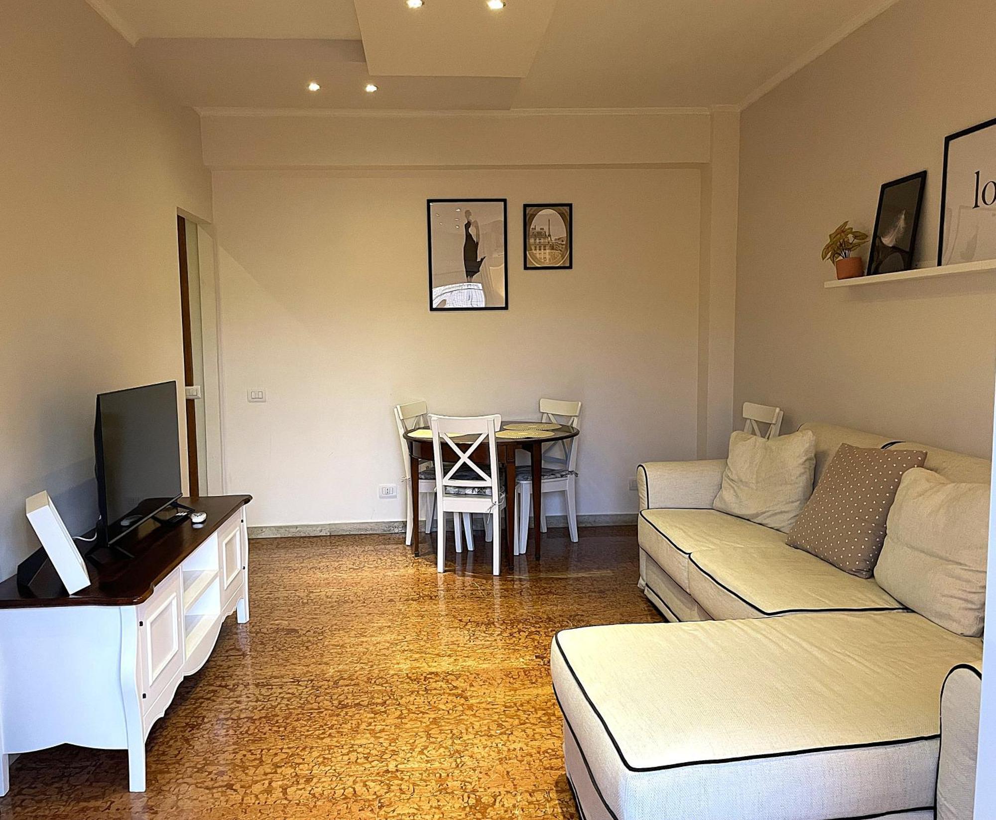 La Casa Libre Metro A Colli Albani 350 M Apartment Rom